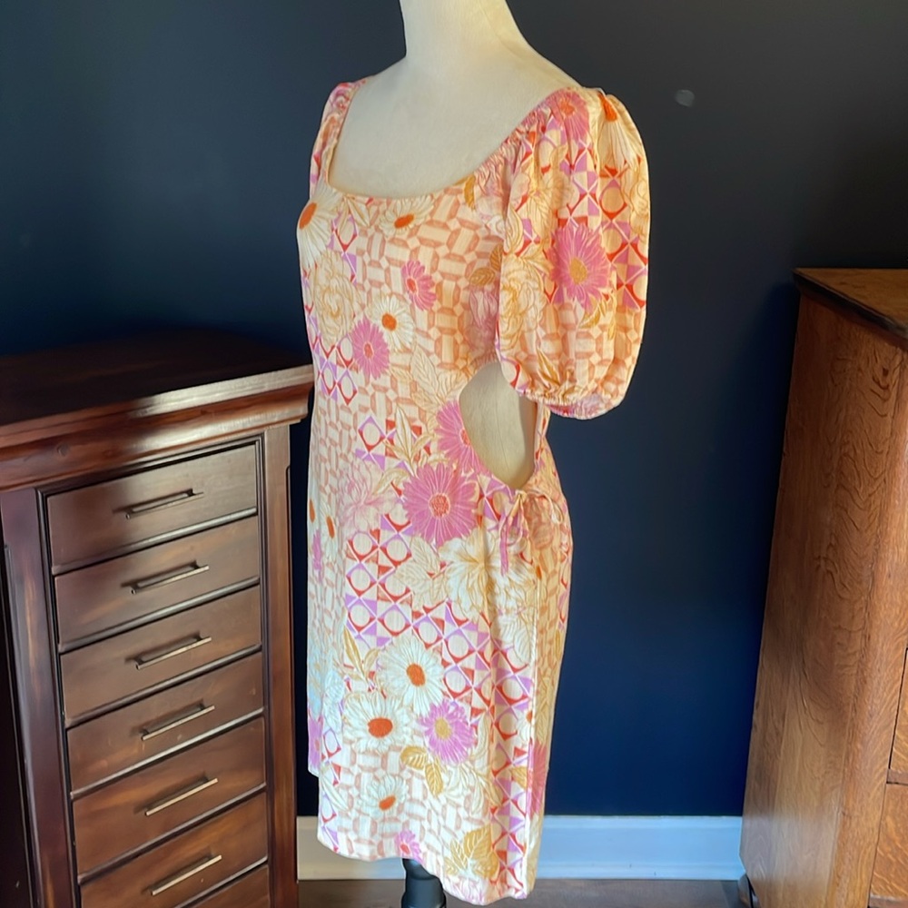 NWT Paper Heart Linen Blend Floral Cut Out Sides Drop Sleeves Mini Dress Size 10
